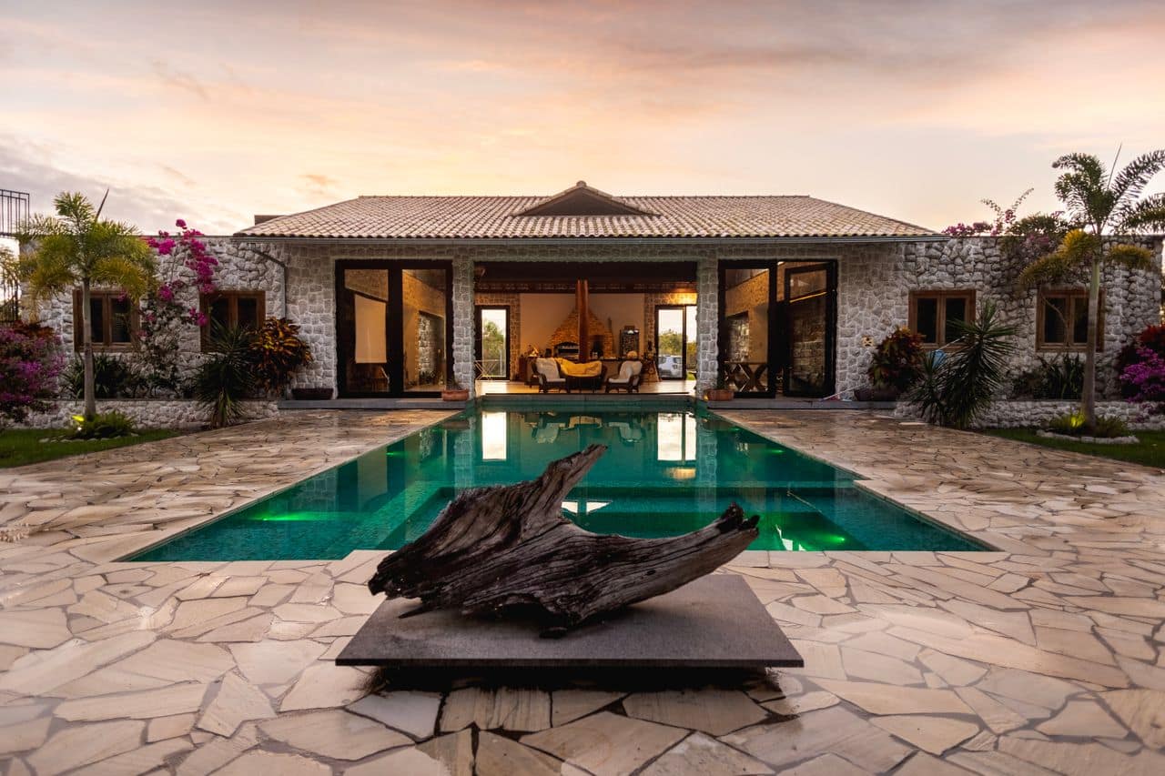 Resort-style infinity pool and cabana